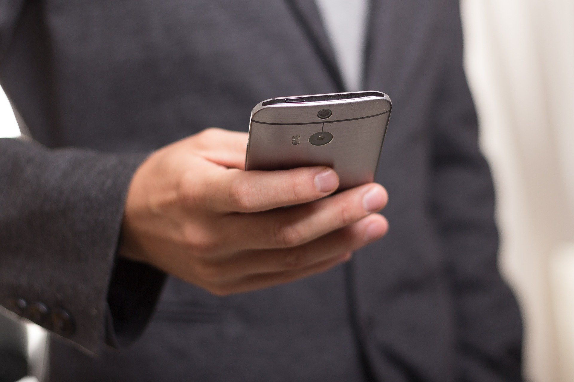 4 Ways Knowledgeable Answering Service Operators Protect Your Reputation