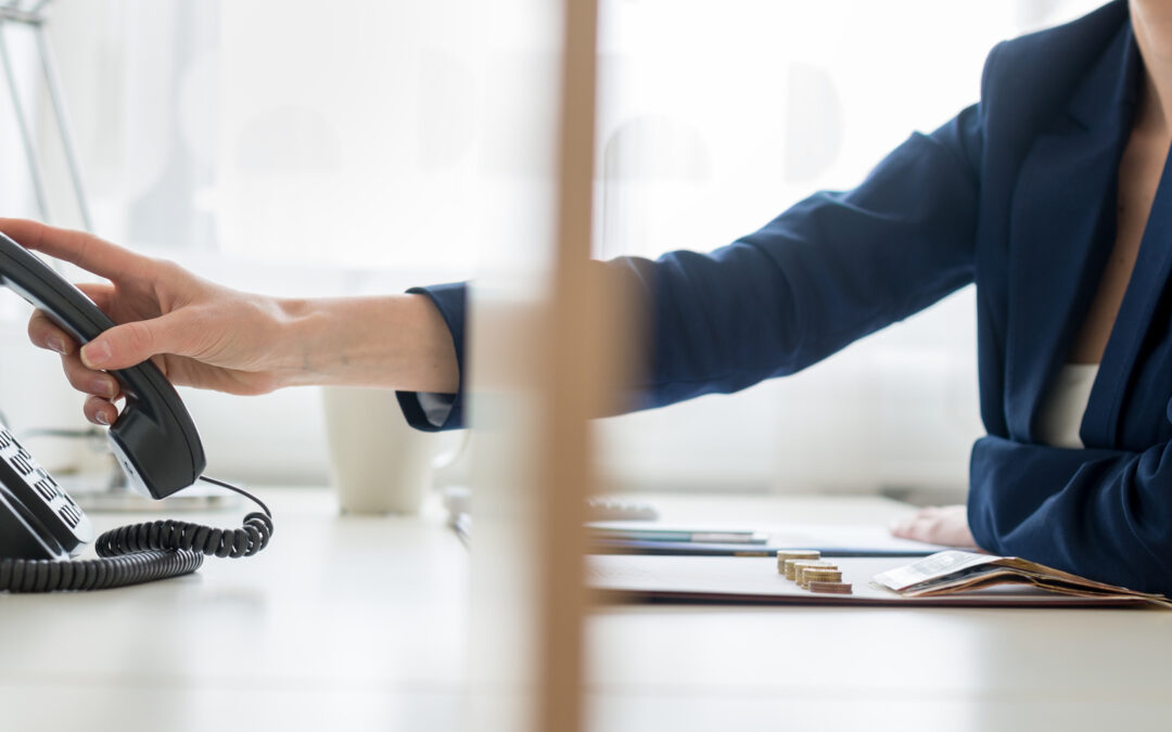 How to Improve Customer Service? 3 Tips from the Experts