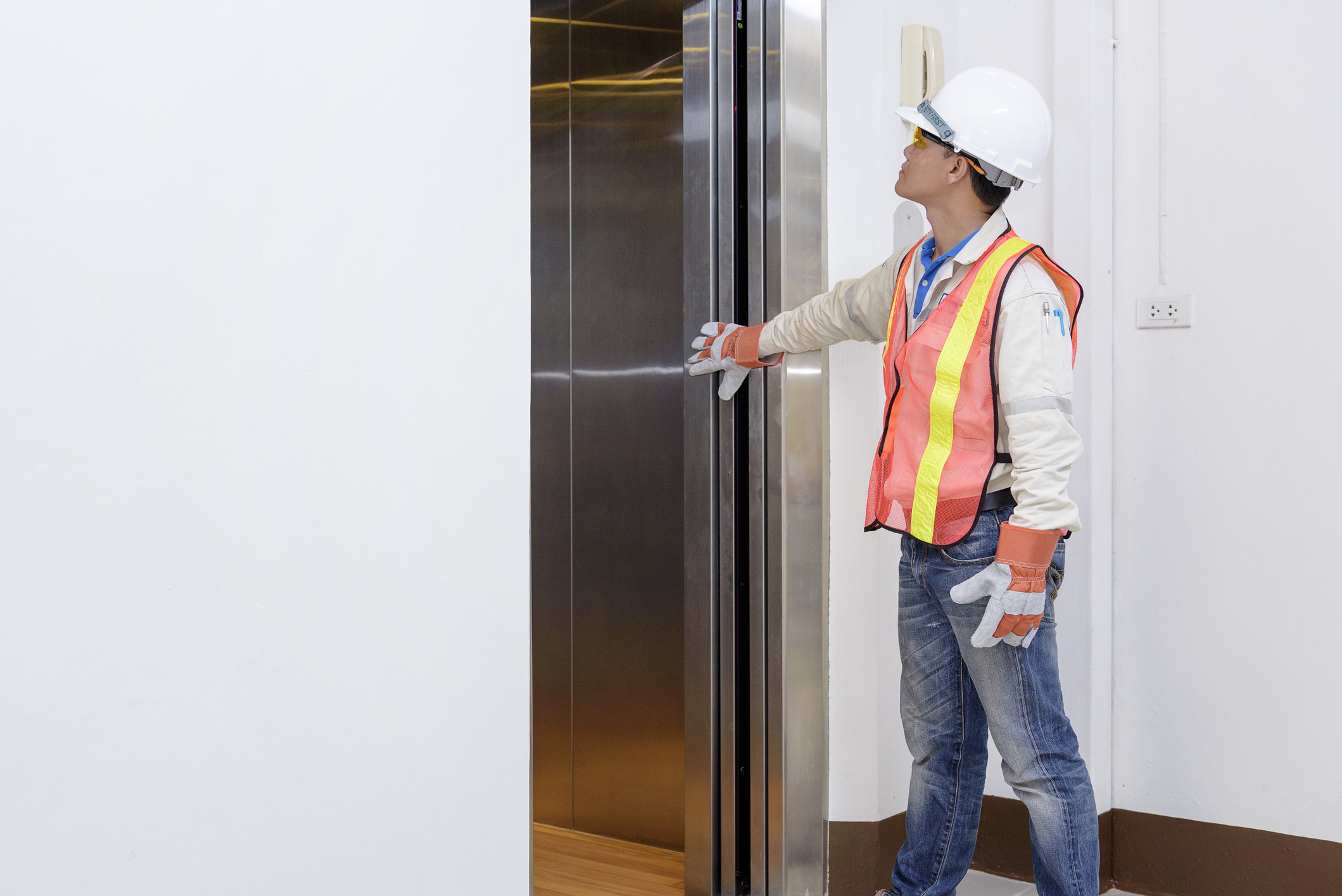 does OSHA regulate elevators